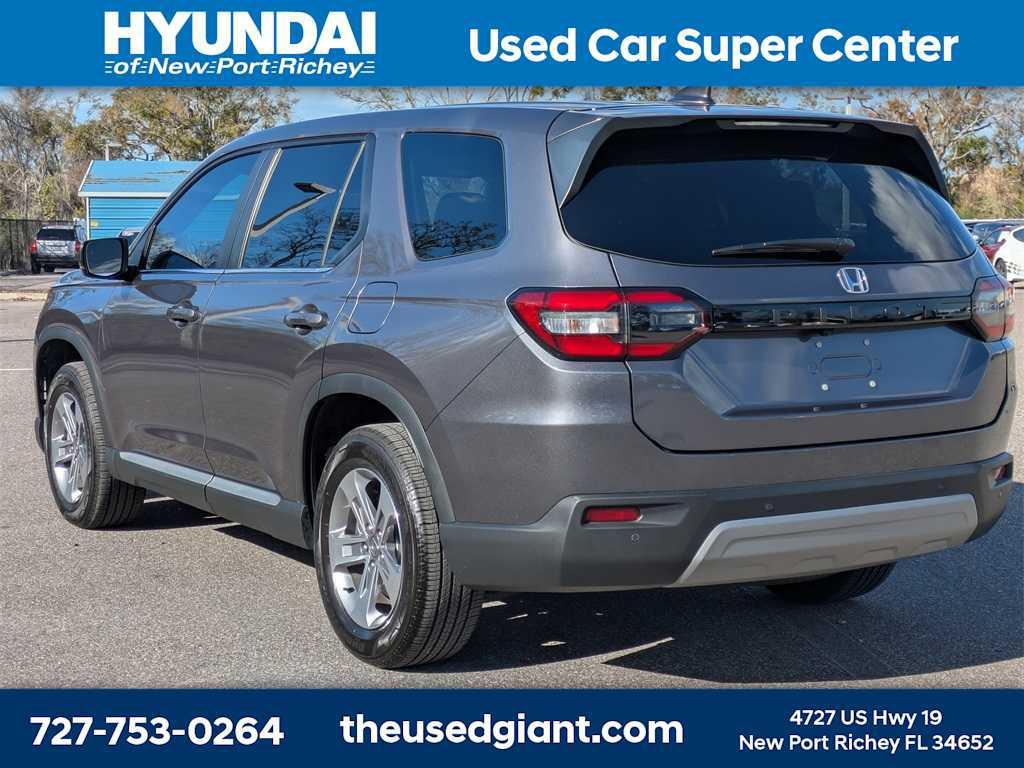 used 2025 Honda Pilot car, priced at $38,240