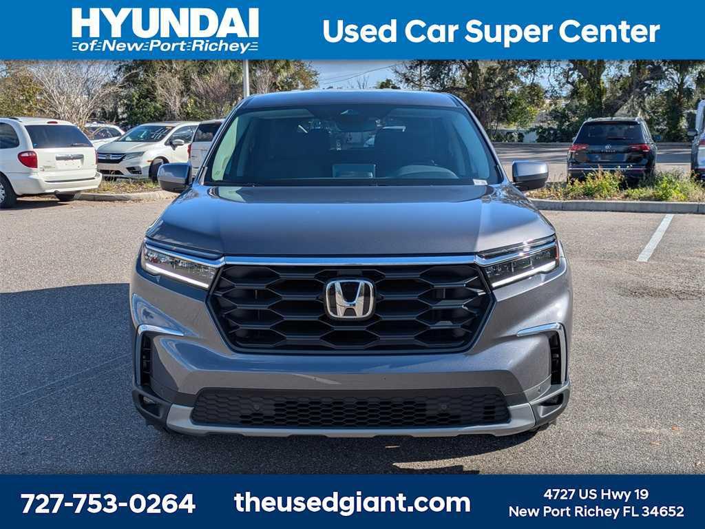 used 2025 Honda Pilot car, priced at $38,240