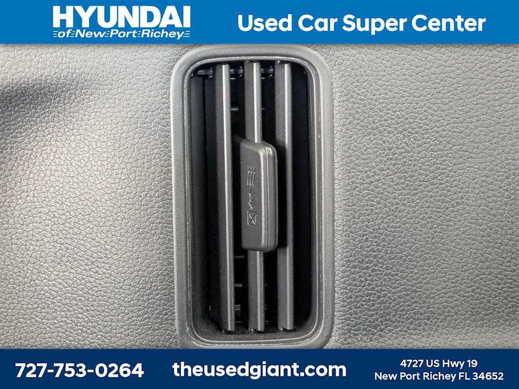 used 2025 Honda Pilot car, priced at $38,240