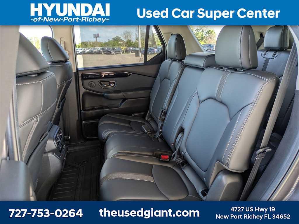 used 2025 Honda Pilot car, priced at $38,240