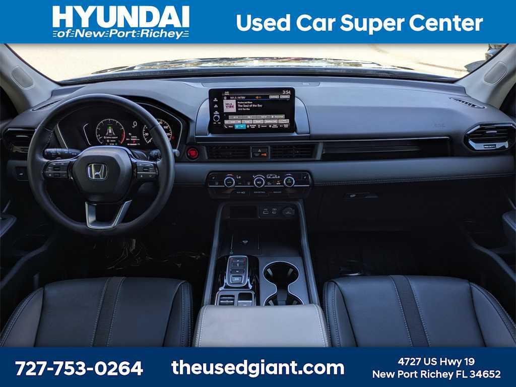 used 2025 Honda Pilot car, priced at $38,240