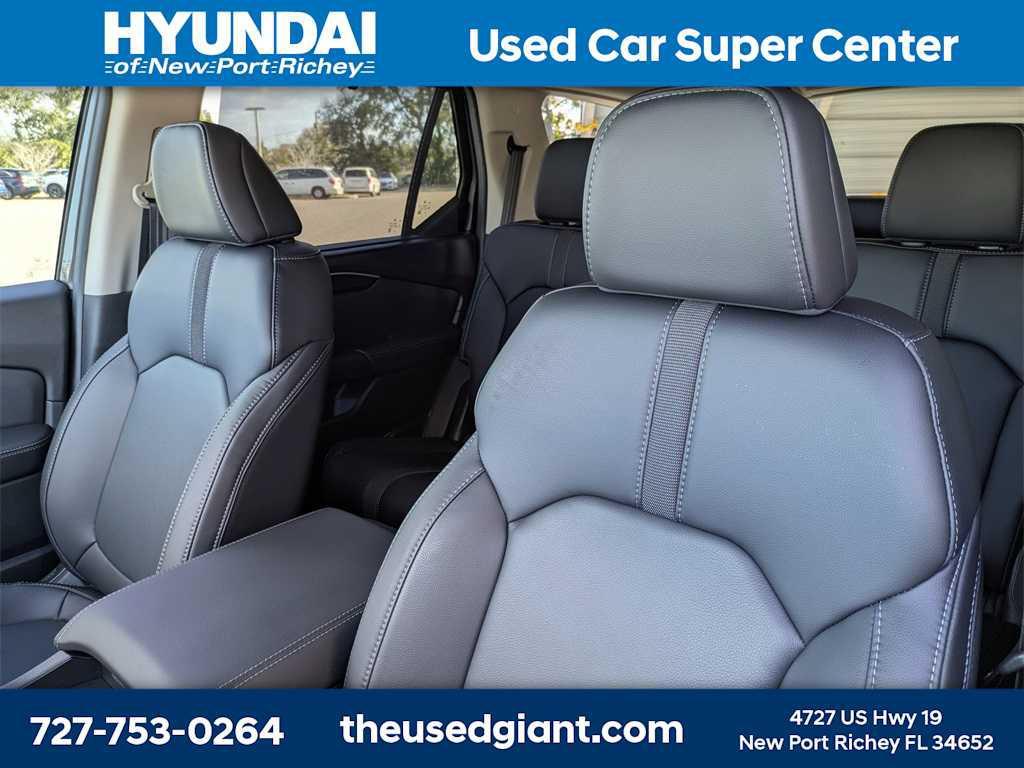 used 2025 Honda Pilot car, priced at $38,240