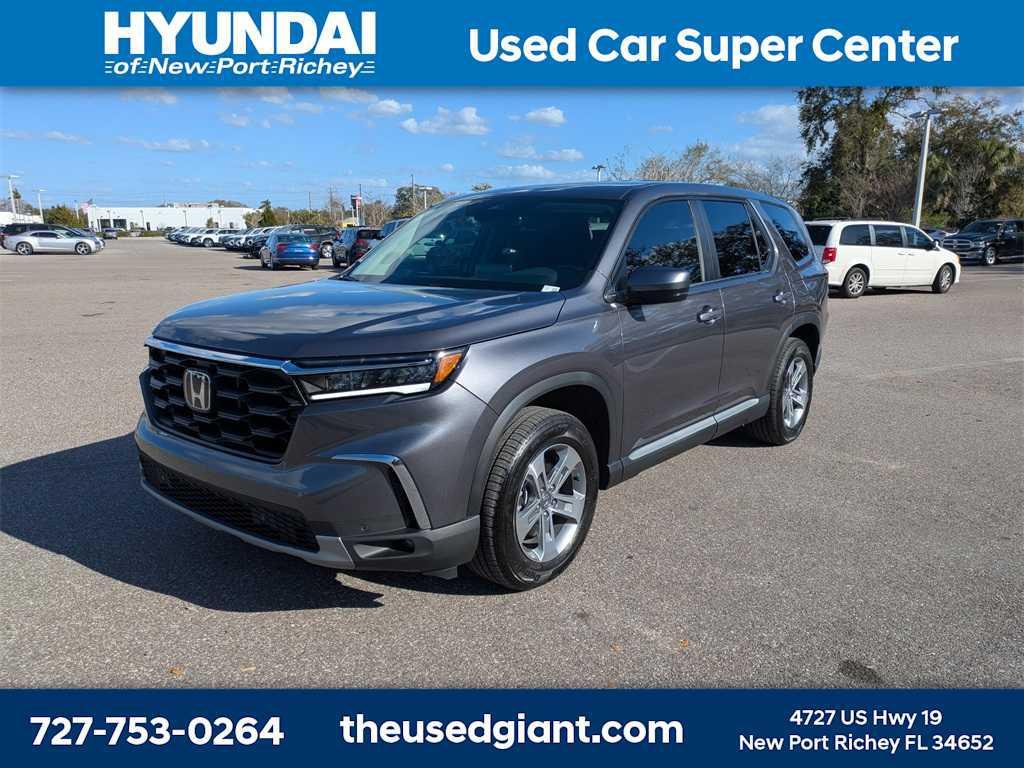 used 2025 Honda Pilot car, priced at $38,240