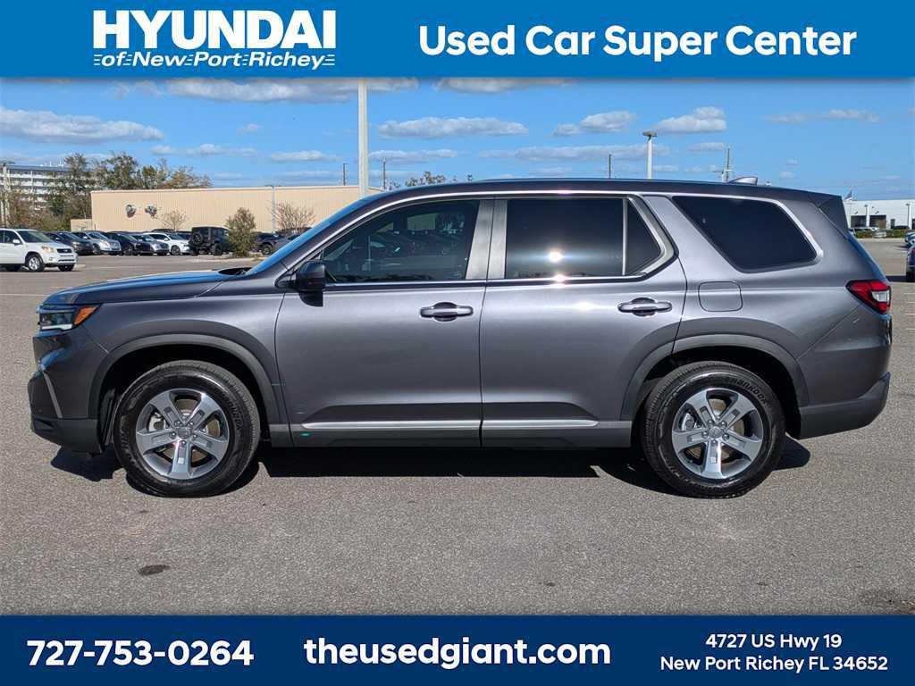 used 2025 Honda Pilot car, priced at $38,240