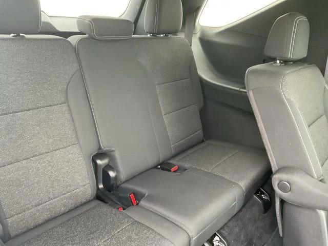 used 2025 Chevrolet Traverse car, priced at $33,275