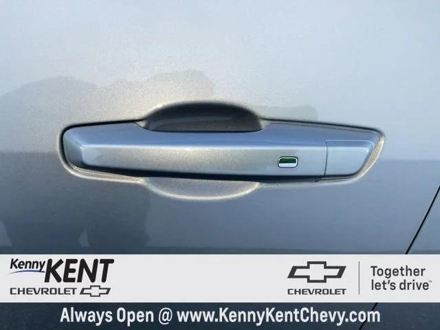 used 2025 Chevrolet Equinox car, priced at $26,404