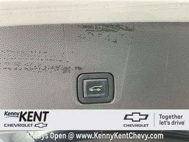 used 2023 Chevrolet Traverse car, priced at $27,749