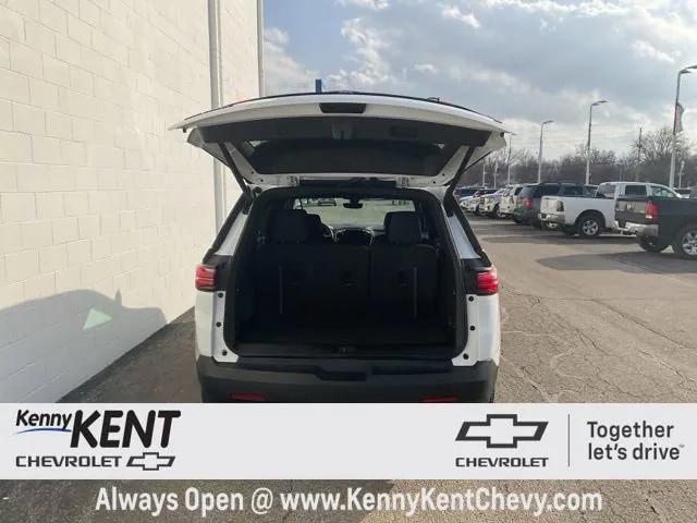 used 2023 Chevrolet Traverse car, priced at $27,749