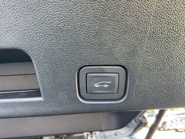 used 2025 Chevrolet Traverse car, priced at $50,970