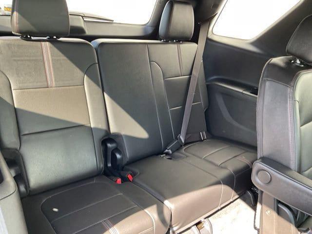 used 2024 Chevrolet Traverse car, priced at $33,976