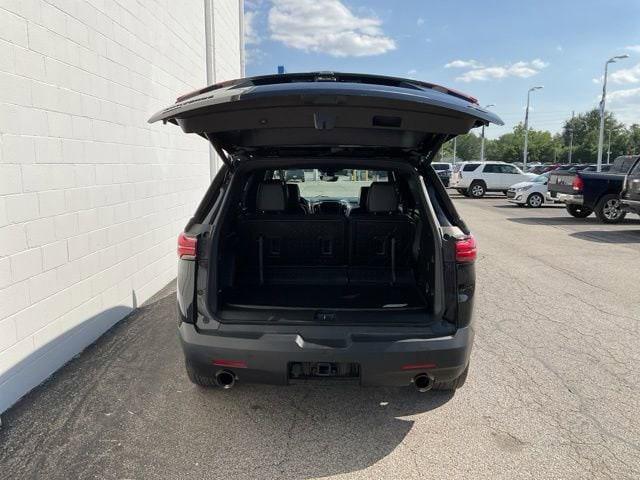 used 2024 Chevrolet Traverse car, priced at $33,976