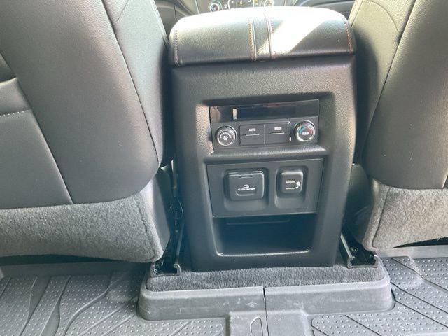 used 2024 Chevrolet Traverse car, priced at $33,976