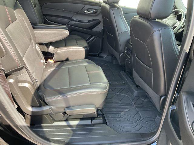 used 2024 Chevrolet Traverse car, priced at $33,976