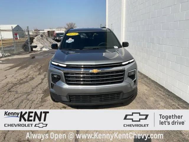used 2024 Chevrolet Traverse car, priced at $29,461