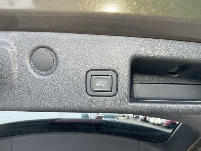 used 2023 Chevrolet Equinox car, priced at $24,162