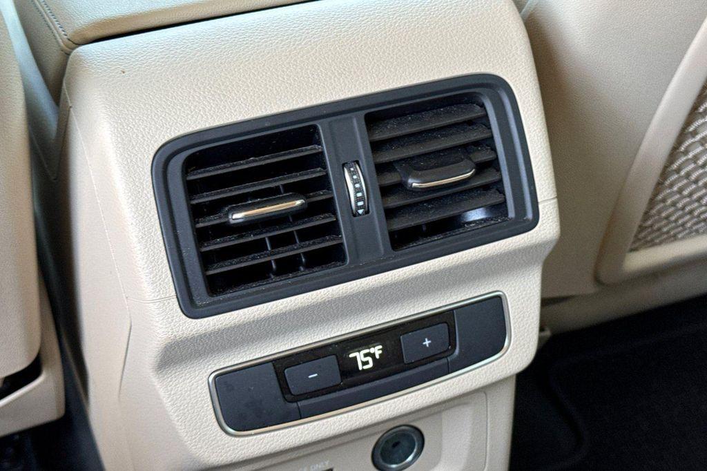 2022 Ibis White Audi Q5