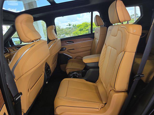 new 2025 Jeep Grand Cherokee L car