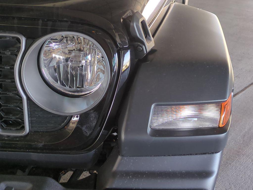 new 2026 Jeep Wrangler car, priced at $39,477