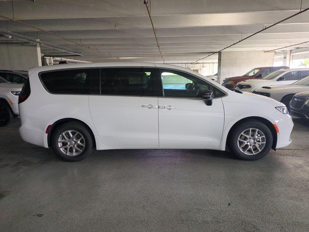 new 2026 Chrysler Pacifica car, priced at $37,464