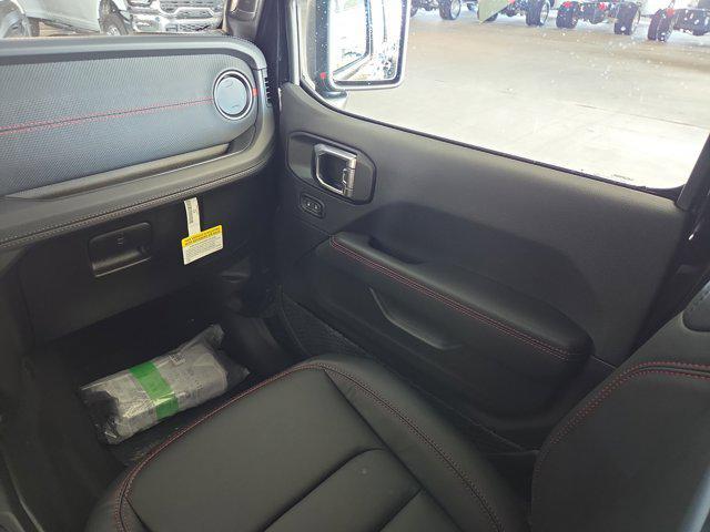 new 2025 Jeep Gladiator car