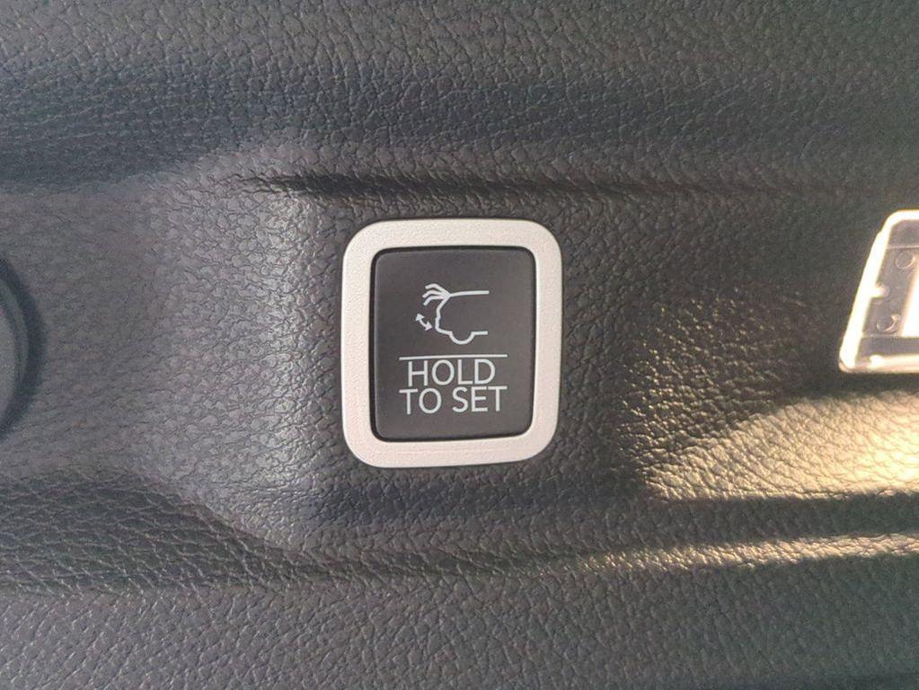 new 2025 Jeep Grand Cherokee L car, priced at $55,728