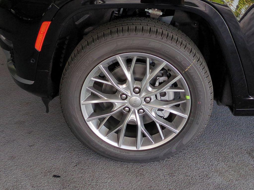 new 2025 Jeep Grand Cherokee L car, priced at $55,728