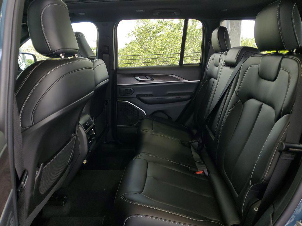 new 2026 Jeep Grand Cherokee car, priced at $45,279