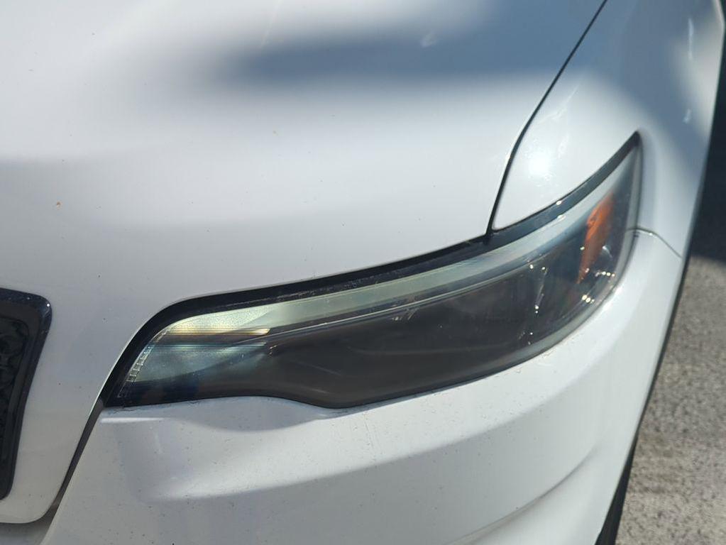 used 2023 Jeep Cherokee car, priced at $19,860