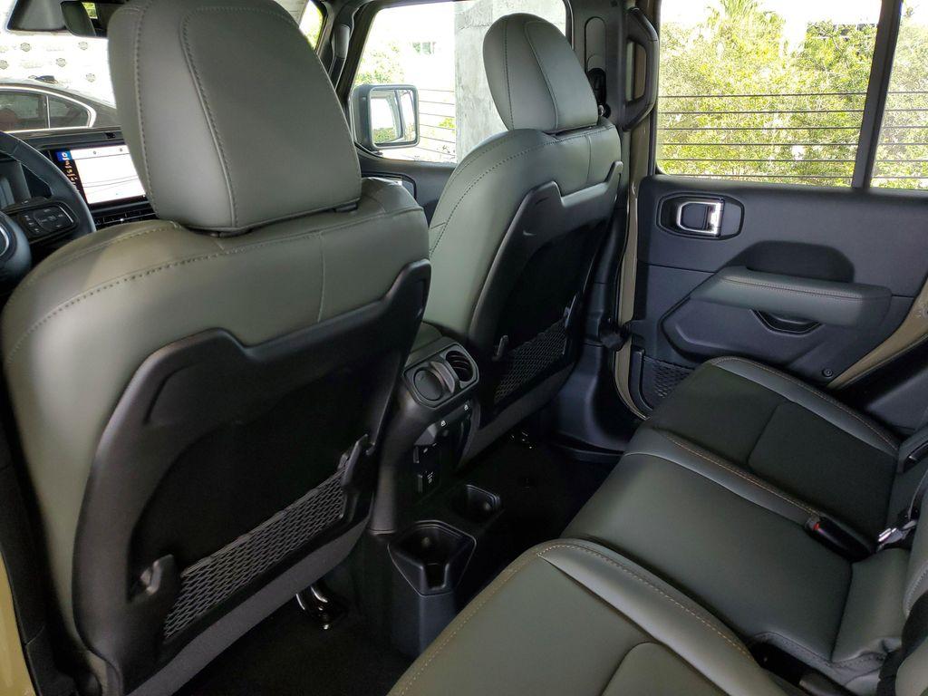 new 2026 Jeep Gladiator car, priced at $53,227