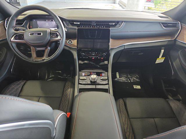 new 2025 Jeep Grand Cherokee car