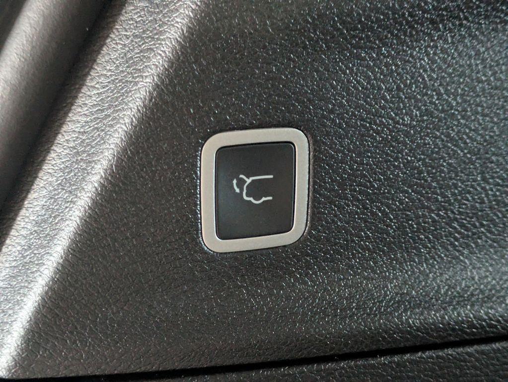 new 2026 Chrysler Pacifica car, priced at $37,011