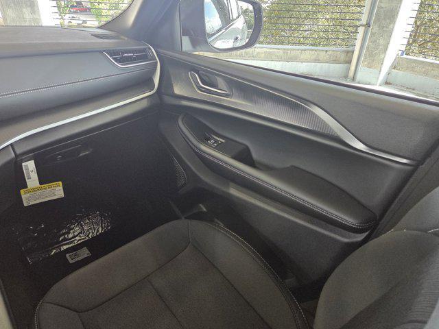 new 2025 Jeep Grand Cherokee car