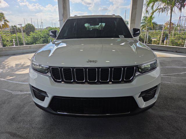 new 2025 Jeep Grand Cherokee car