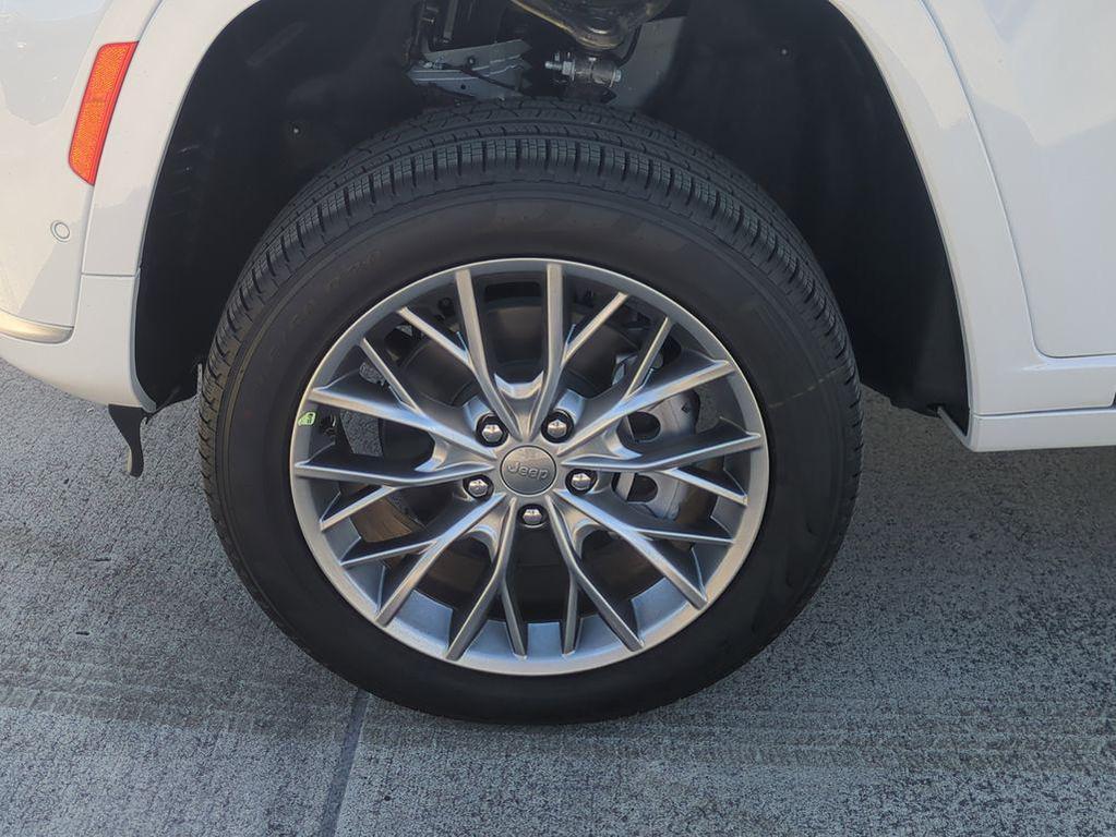 new 2025 Jeep Grand Cherokee L car, priced at $57,193