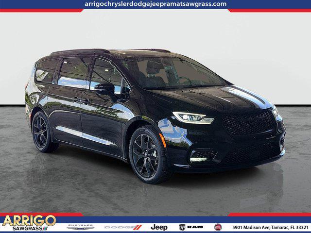 new 2026 Chrysler Pacifica car, priced at $43,824