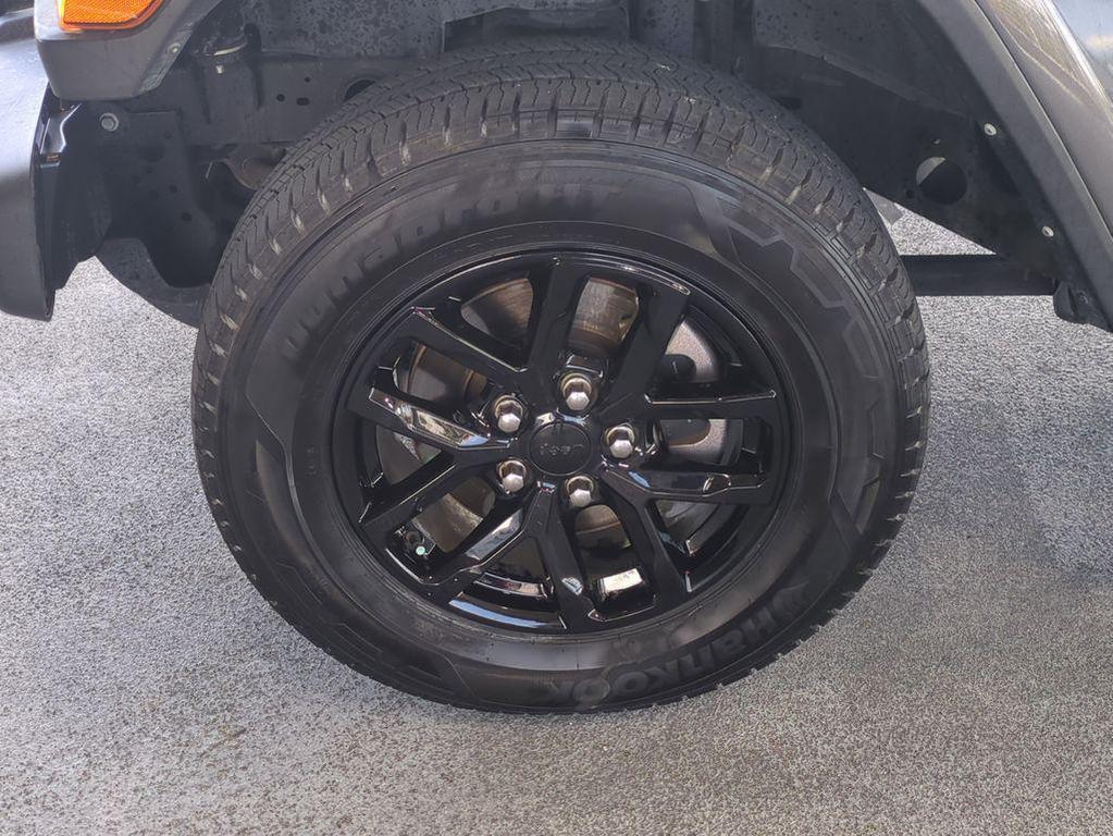 used 2022 Jeep Gladiator car, priced at $27,569