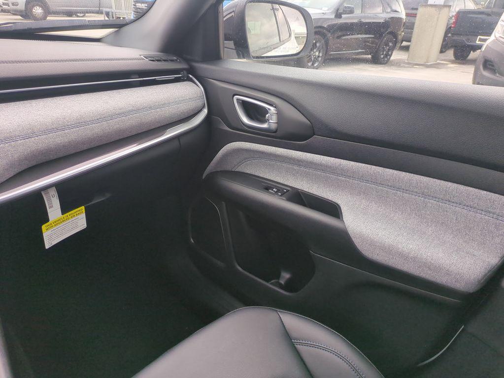 new 2026 Jeep Compass car, priced at $25,781