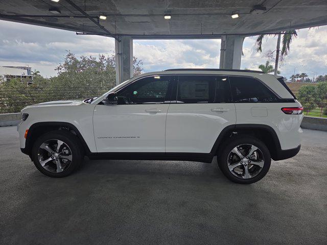 new 2025 Jeep Grand Cherokee car