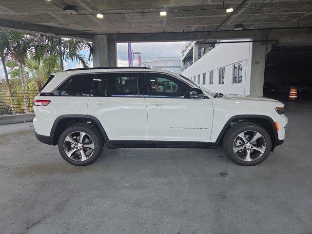 new 2025 Jeep Grand Cherokee car