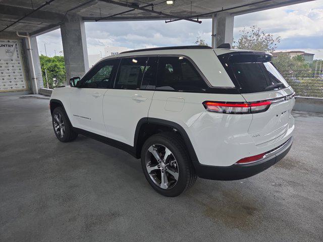 new 2025 Jeep Grand Cherokee car