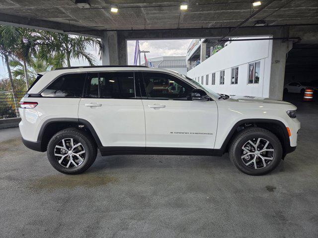 new 2025 Jeep Grand Cherokee car