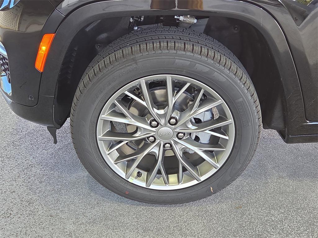 new 2025 Jeep Grand Cherokee car, priced at $56,827