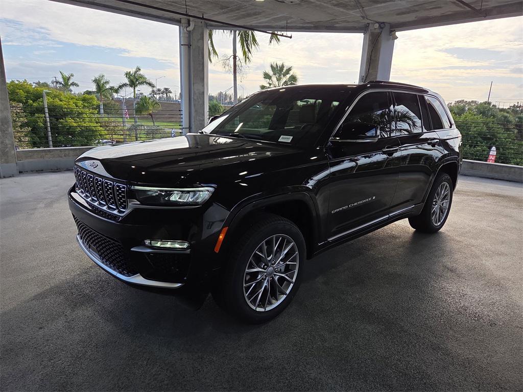 new 2025 Jeep Grand Cherokee car, priced at $56,827