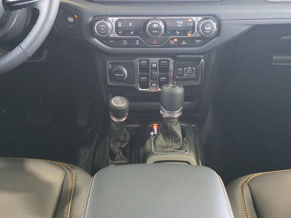 new 2025 Jeep Gladiator car, priced at $46,200