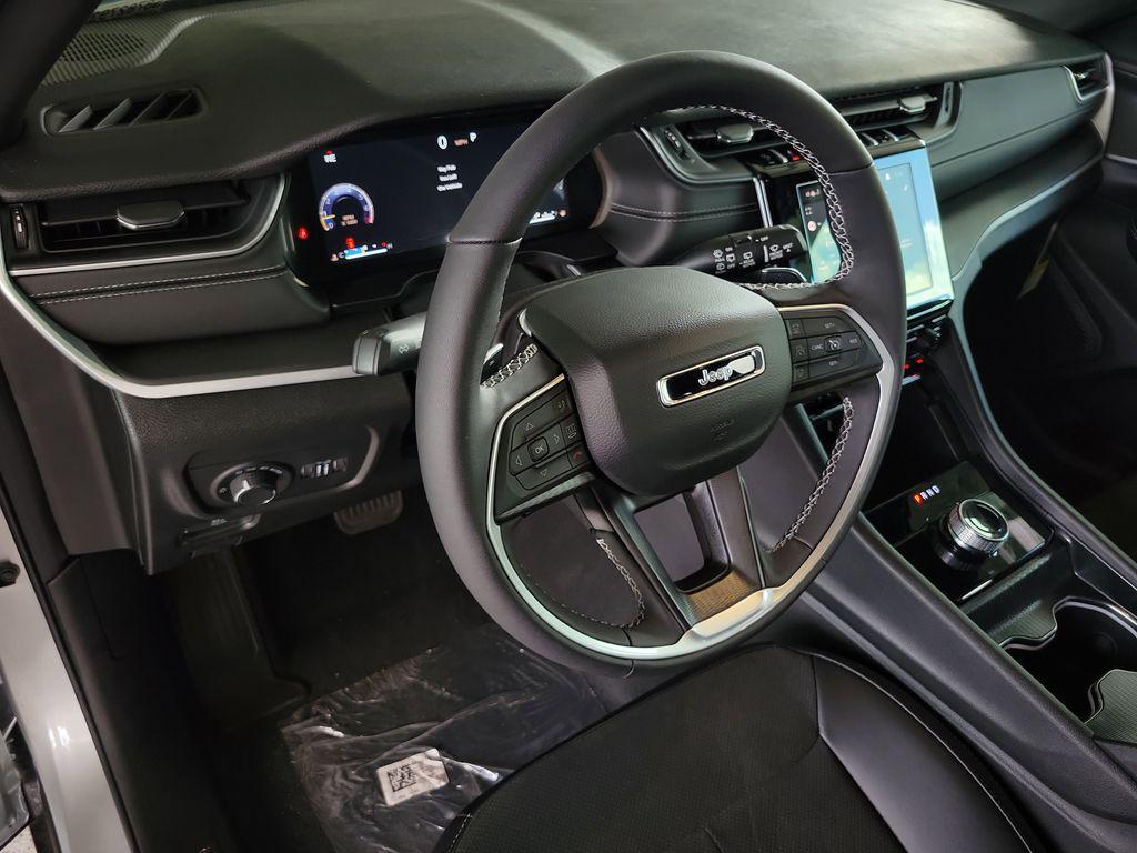 new 2025 Jeep Grand Cherokee car, priced at $35,938