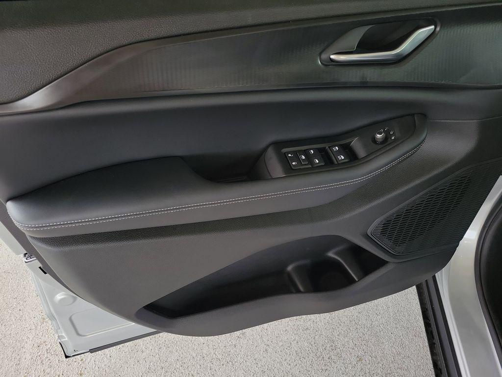 new 2025 Jeep Grand Cherokee car, priced at $35,938