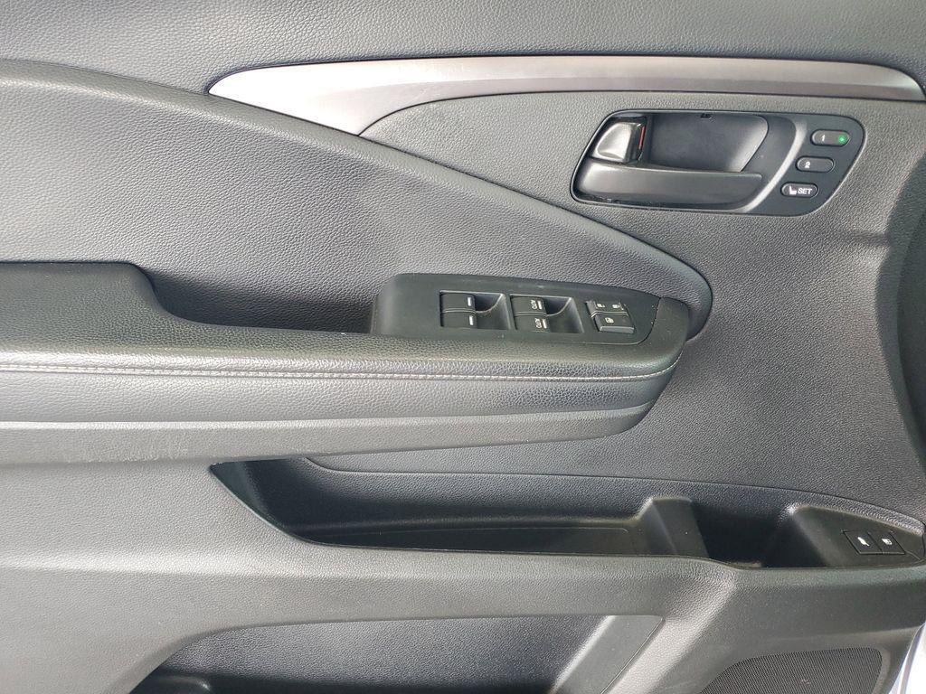 used 2022 Honda Passport car, priced at $28,952