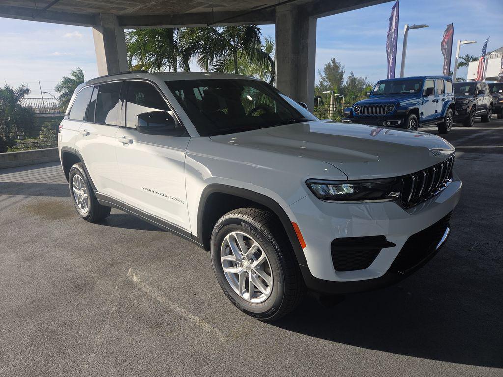 new 2025 Jeep Grand Cherokee car, priced at $39,780