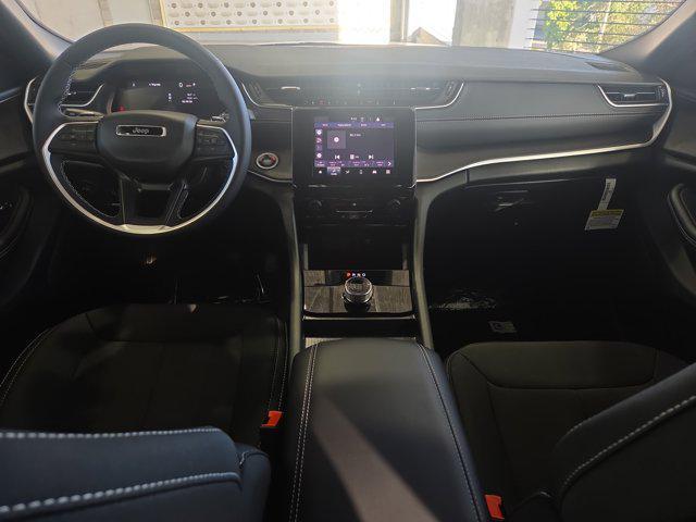 new 2025 Jeep Grand Cherokee car, priced at $39,780