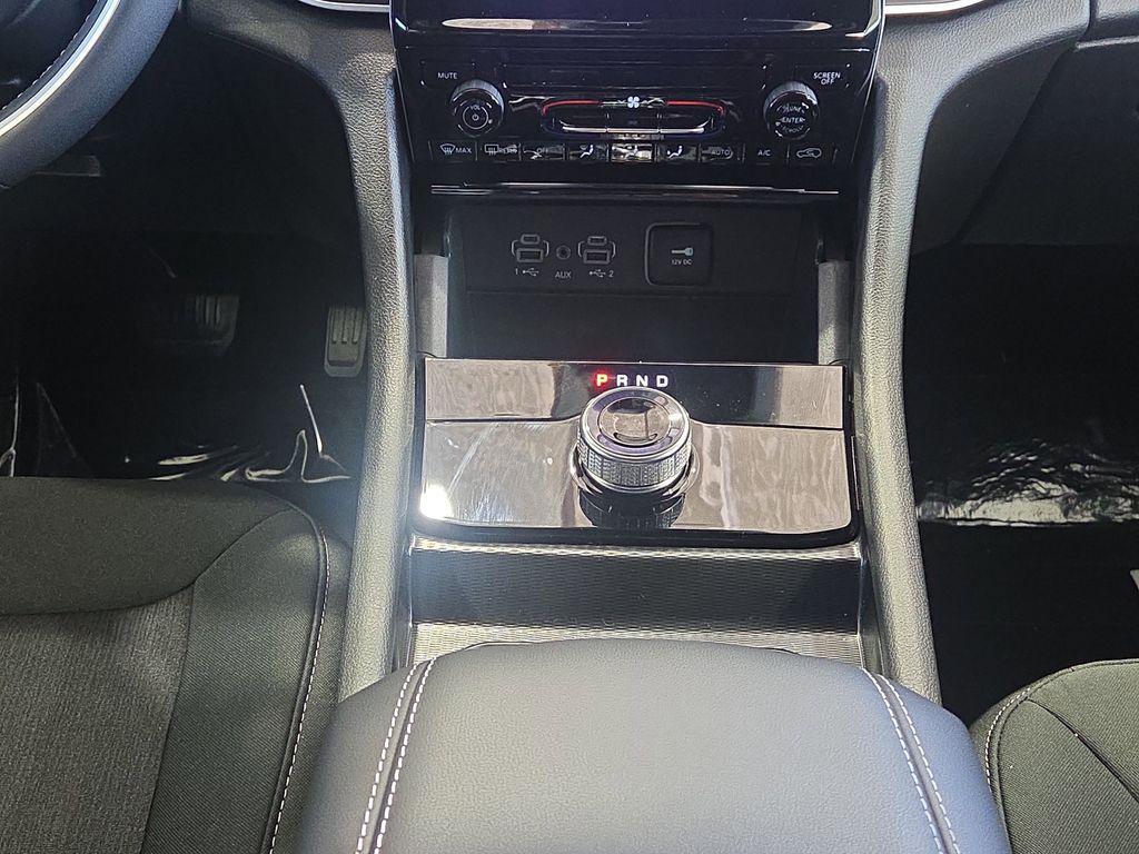 new 2025 Jeep Grand Cherokee car, priced at $39,780